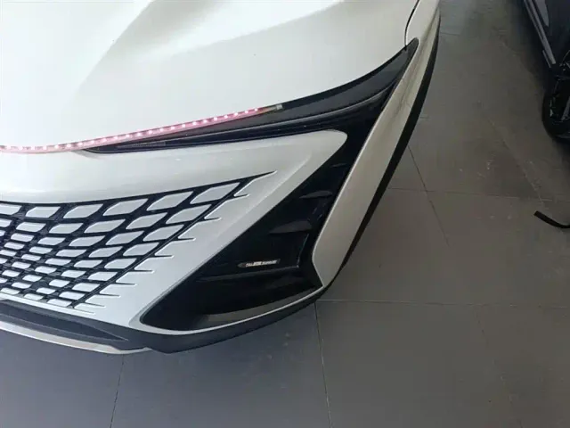 Changan UNI-T — Фото автомобиля 23