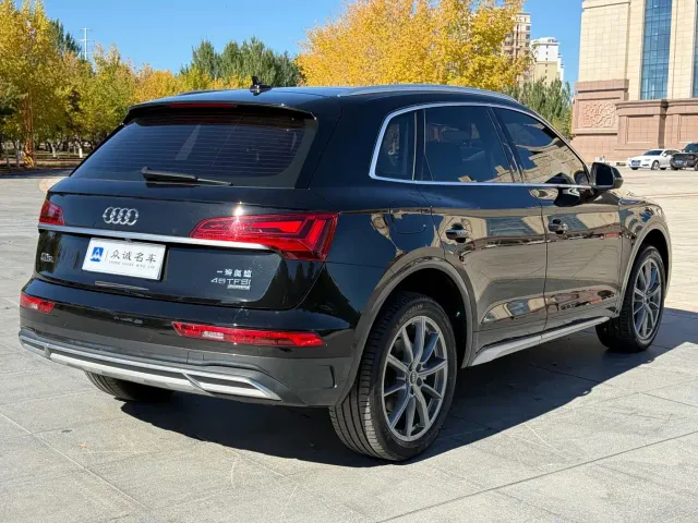 Audi Q5L — Фото автомобиля 9