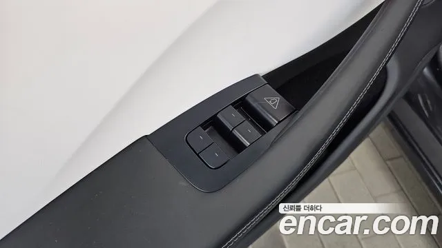 Tesla Model 3 — Фото автомобиля 27
