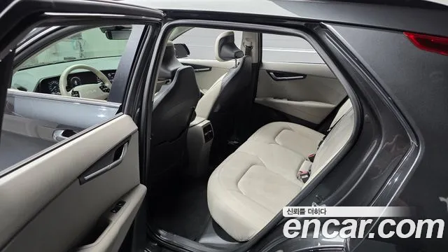 Kia Niro — Фото автомобиля 27