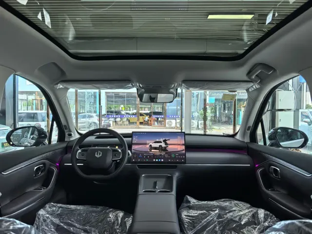 Leapmotor C10 — Фото автомобиля 12