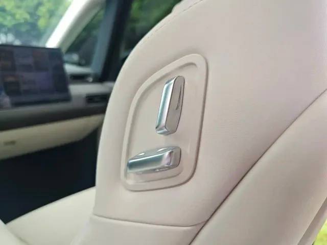 Li Auto MEGA — Фото автомобиля 19