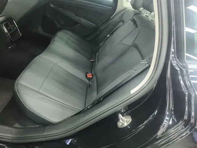 Volkswagen Passat — Фото автомобиля 16