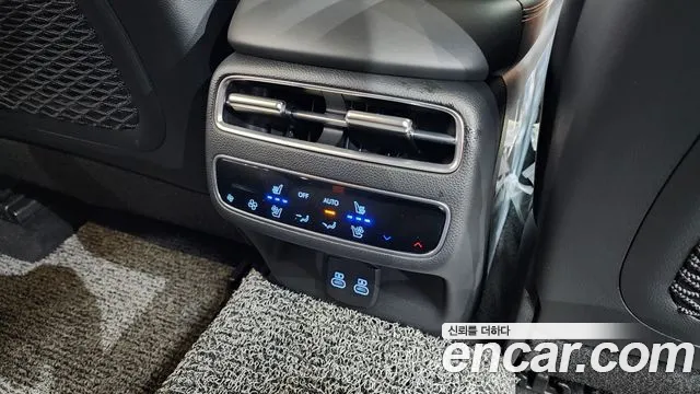 Genesis GV70 2.5T Бензин AWD — Фото автомобиля 18