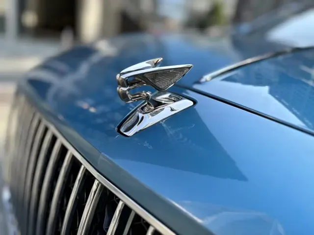 Bentley Flying Spur — Фото автомобиля 4