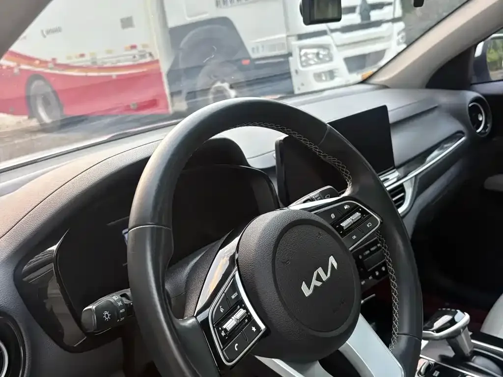 Kia Kia K3 2023 Model 1.5L CVT Luxury Edition — Фото автомобиля 12