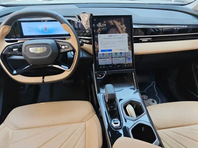 Geely Boyue L — Фото автомобиля 10
