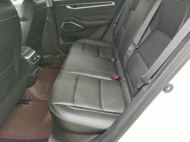 Geely Emgrand — Фото автомобиля 16