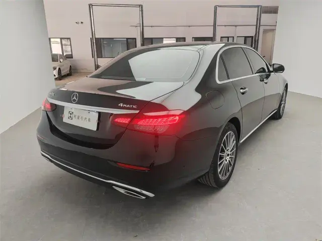 Mercedes-Benz Mercedes-Benz E-Class 2022 E 260 L Sport 4MATIC — Фото автомобиля 11
