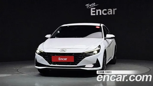 Hyundai AVANTE Avante (CN7) — Фото автомобиля 3