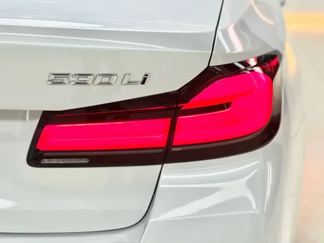 BMW 5 Series — Фото автомобиля 18