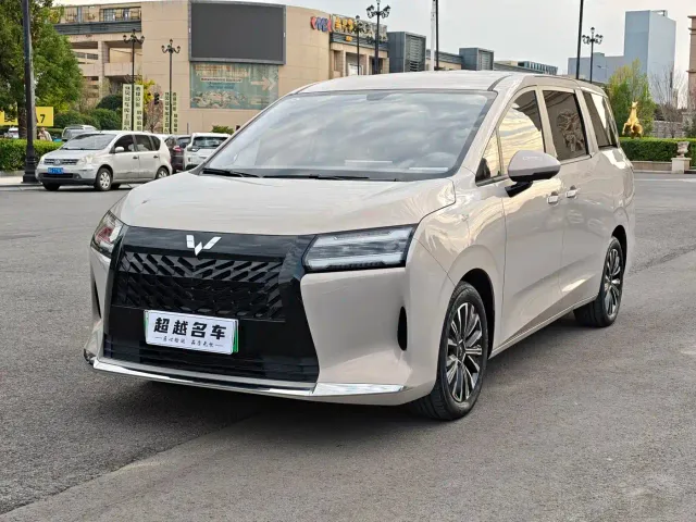 Фотография автомобиля — Wuling Starlight 730