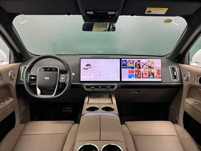 Li Auto L8 — Фото автомобиля 5