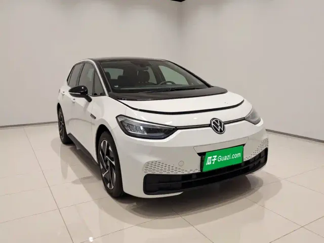 Volkswagen ID.3 — Фото автомобиля 3
