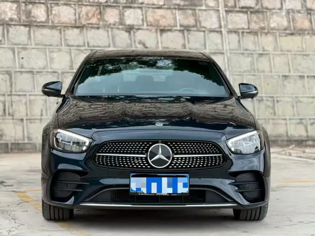 Mercedes-Benz E-Class — Фото автомобиля 2