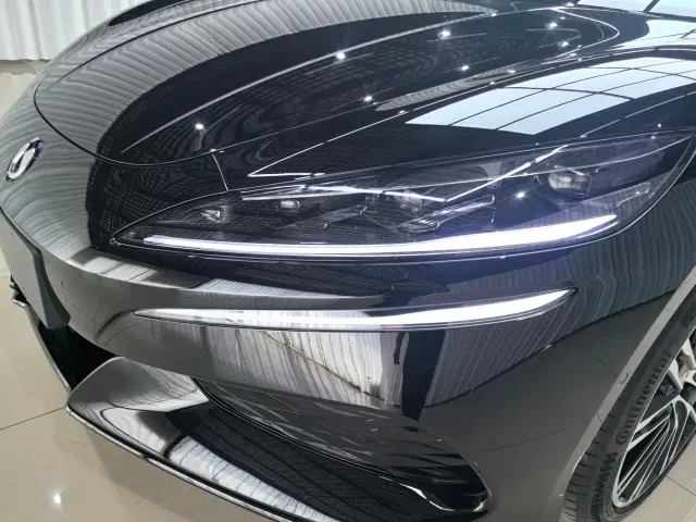 Denza Z9GT — Фото автомобиля 16