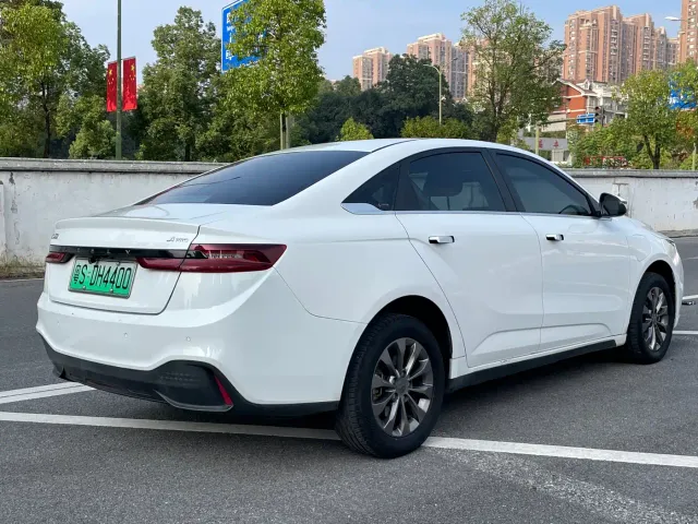 Geely Geometry A — Фото автомобиля 6