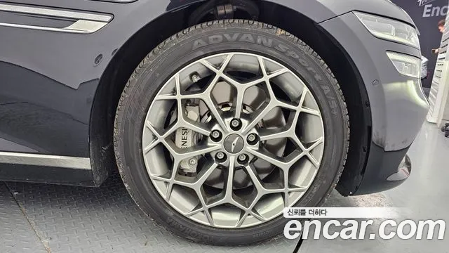Genesis G80 RG3 — Фото автомобиля 5