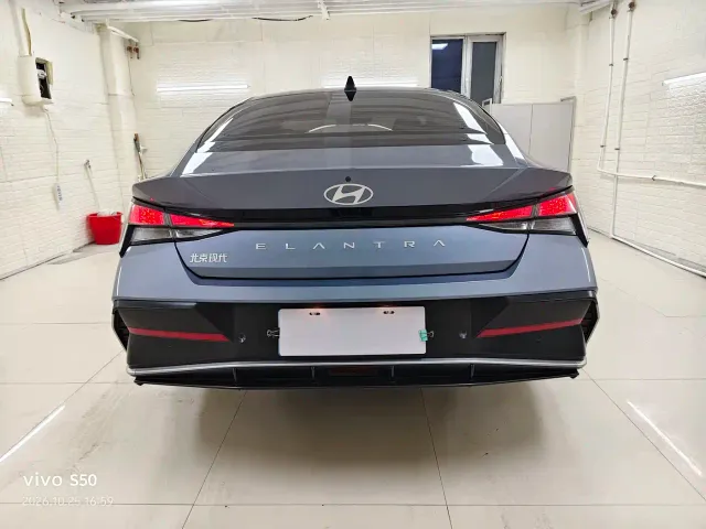 Hyundai Elantra — Фото автомобиля 5