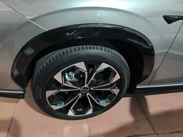 Roewe RX5 — Фото автомобиля 22