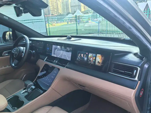 Li Auto ONE — Фото автомобиля 14
