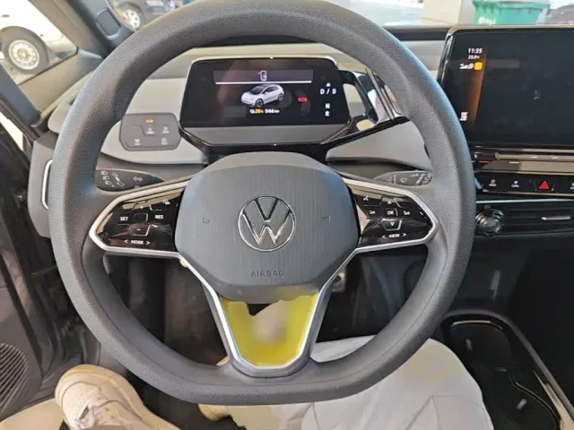 Volkswagen ID.3 — Фото автомобиля 10