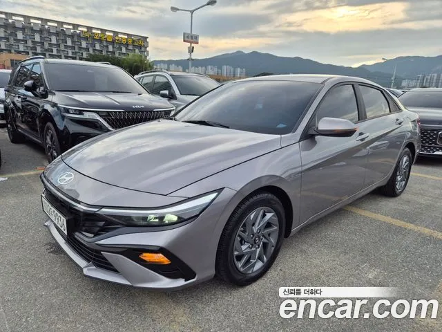 Hyundai Avante CN7 — Фото автомобиля 2