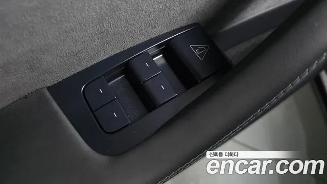 Tesla Model Y — Фото автомобиля 27