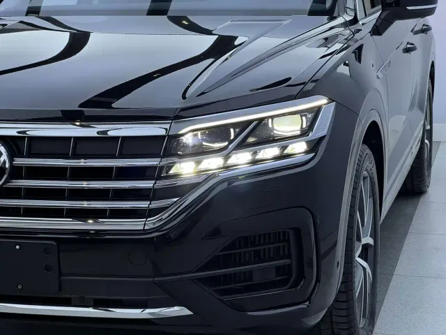 Volkswagen Touareg — Фото автомобиля 3