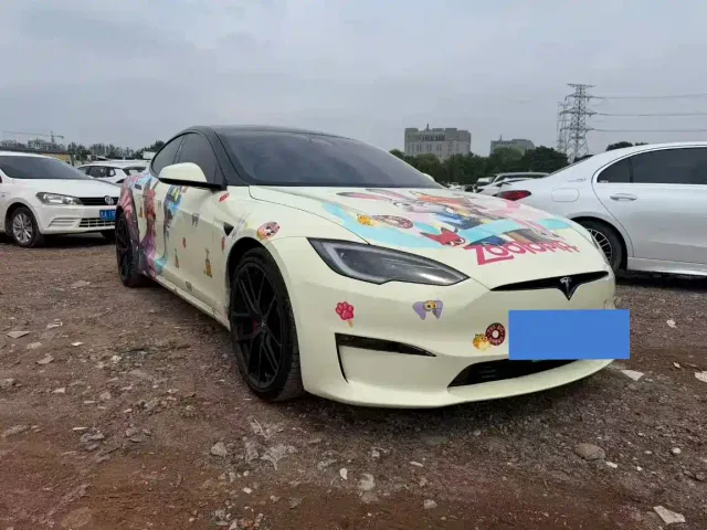 Tesla Model S — Фото автомобиля 3