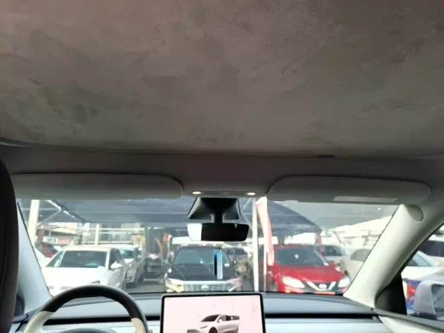 Tesla Model Y — Фото автомобиля 17