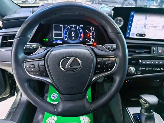 Lexus ES — Фото автомобиля 7