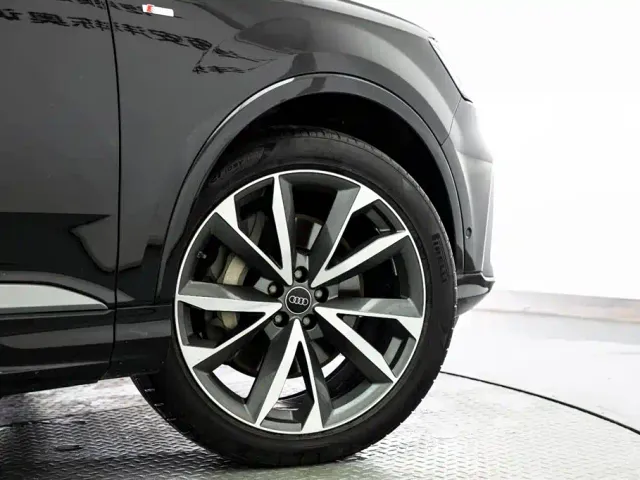 Audi Q7 — Фото автомобиля 22