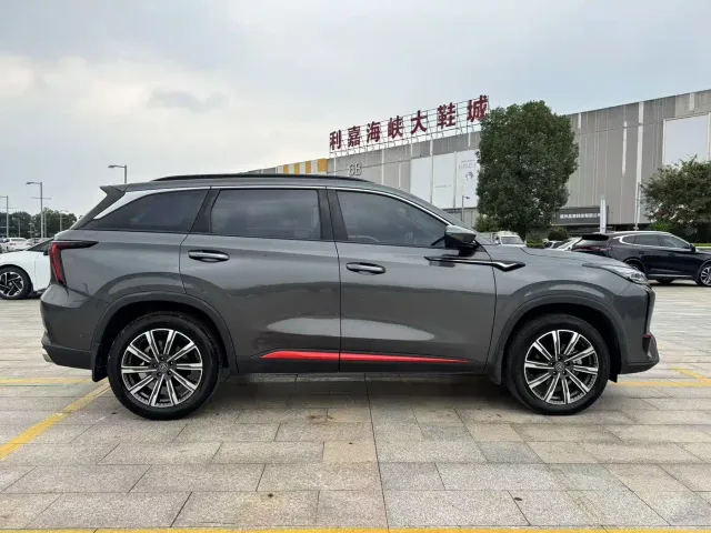 Changan CS75 Plus — Фото автомобиля 8