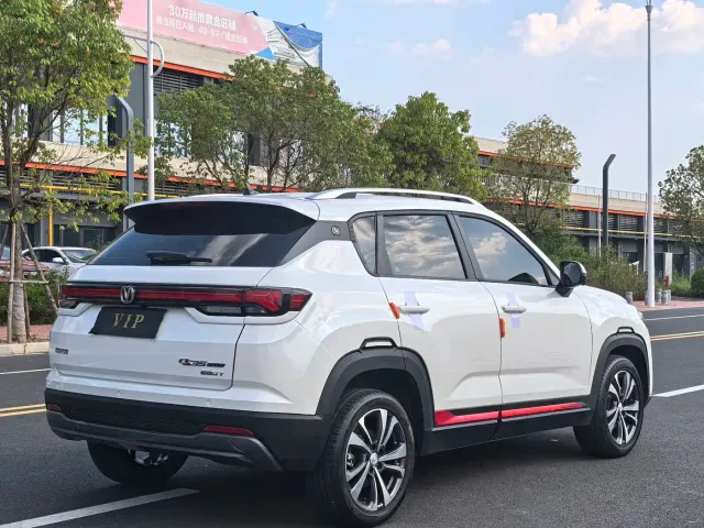 Changan CS35 Plus — Фото автомобиля 9