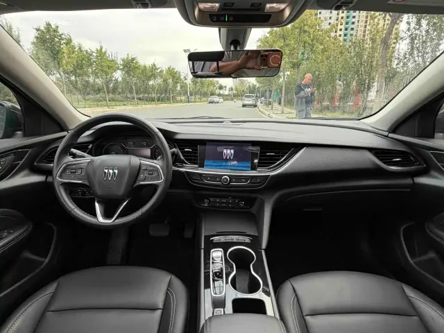 Buick Regal — Фото автомобиля 7