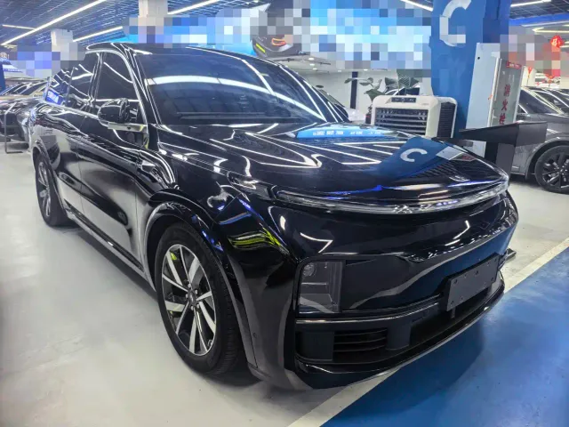 Li Auto L8 — Фото автомобиля 3