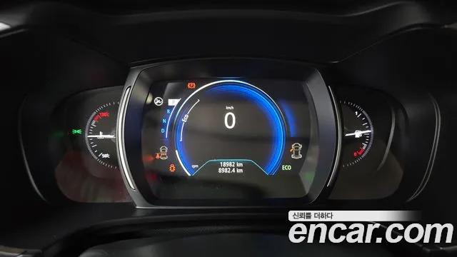 Renault-KoreaSamsung QM6 Новый QM6 2.0 GDe LE Signature 2WD — Фото автомобиля 8