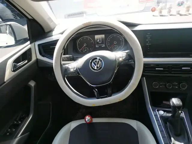 Volkswagen Polo — Фото автомобиля 10