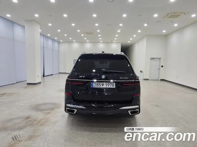 BMW X7 — Фото автомобиля 4