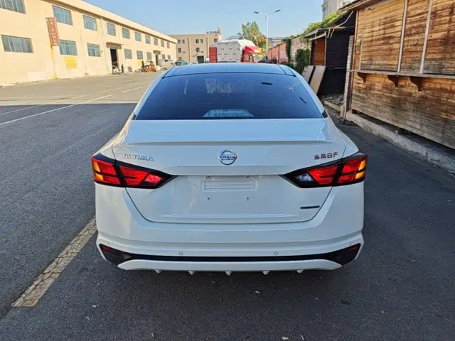 Nissan Teana — Фото автомобиля 5