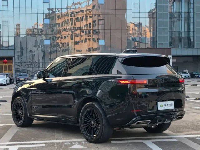 Land Rover Range Rover Sport — Фото автомобиля 10