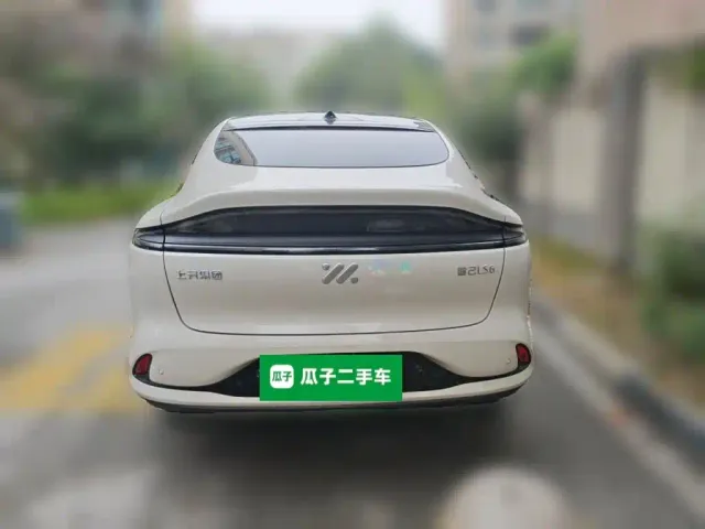 IM Motors LS6 — Фото автомобиля 3
