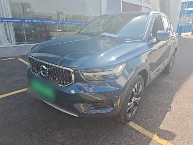 Фотография автомобиля — Volvo XC40