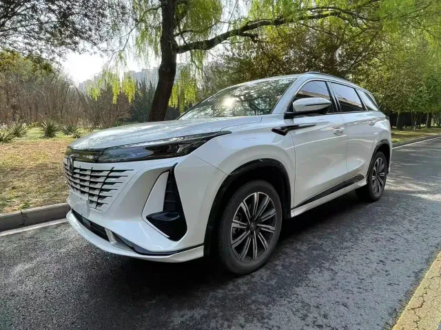 Changan CS75 Plus — Фото автомобиля 2