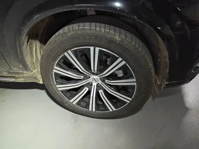 Volvo XC90 — Фото автомобиля 10