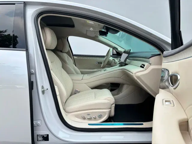 BYD Seal 08 — Фото автомобиля 21