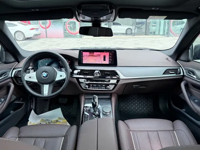 BMW 5 Series — Фото автомобиля 18
