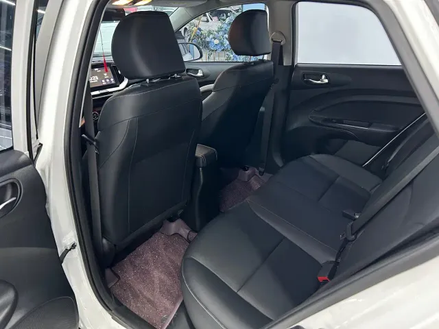 Kia KX1 — Фото автомобиля 5