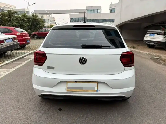 Volkswagen Polo — Фото автомобиля 8